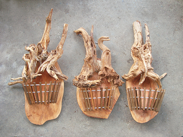 Chậu gỗ kết hợp lũa trồng lan